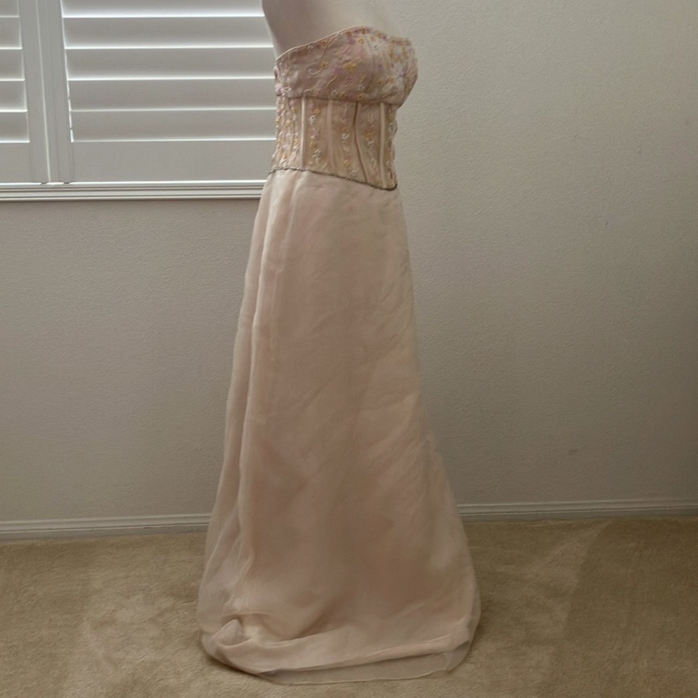 Spring dress - Picture 2 of 3